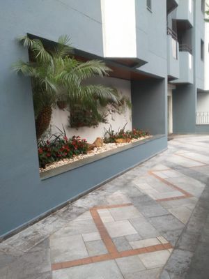 Image 28 - 872502